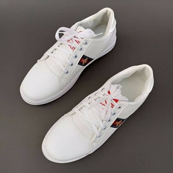 Men,s Sport Shoes White . 2