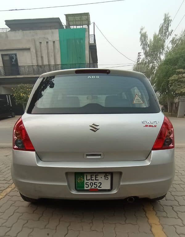 Suzuki Swift 2015 8