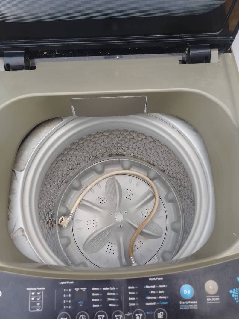 11 KG FULLY AUTOMATIC KENWOOD WASHING AND DRYER MACHINE  2 YEARS USED 4