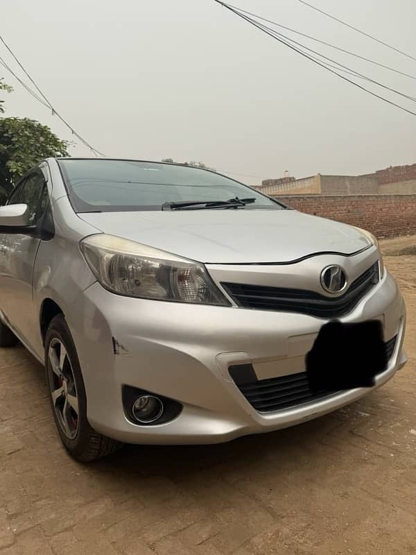 Toyota Vitz 2015 (03030678830) 1