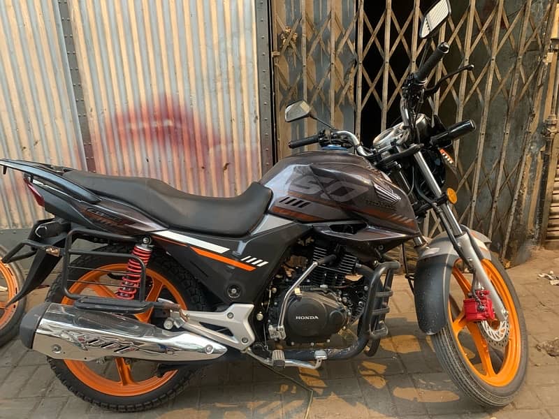 HONDA CB150F just like new bike 0