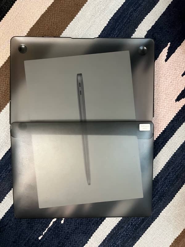 13 inch macbook air M1 9