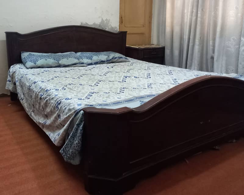 Wooden bed set with medicated mattress 0