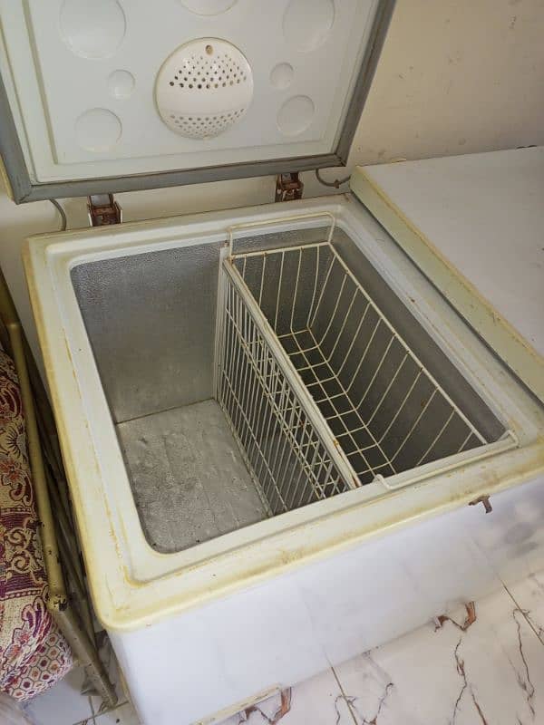 Double door Deep freezer for sale in Karachi 2