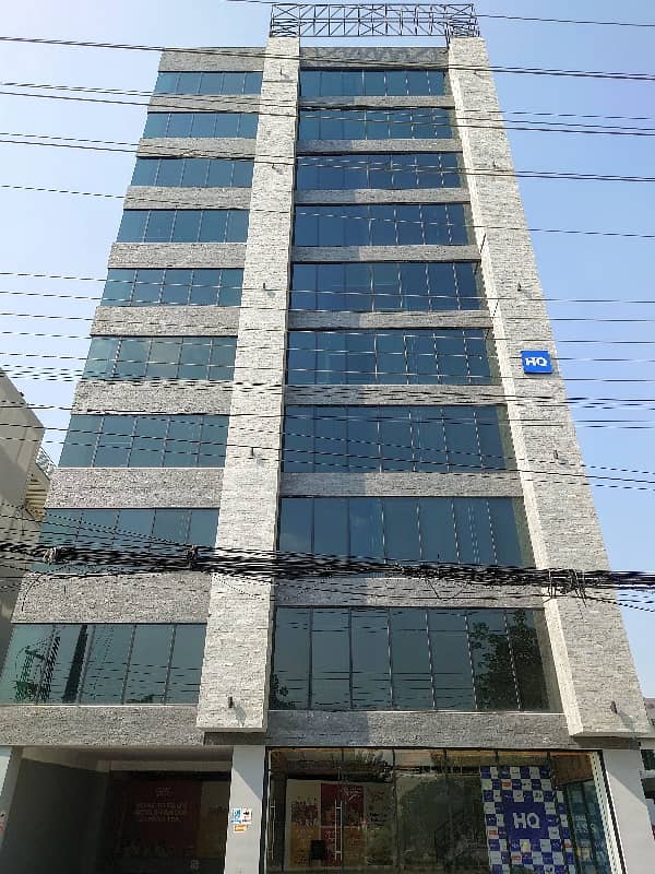 3000 Sqfeet Commercial Halls Available for Software Houses 11