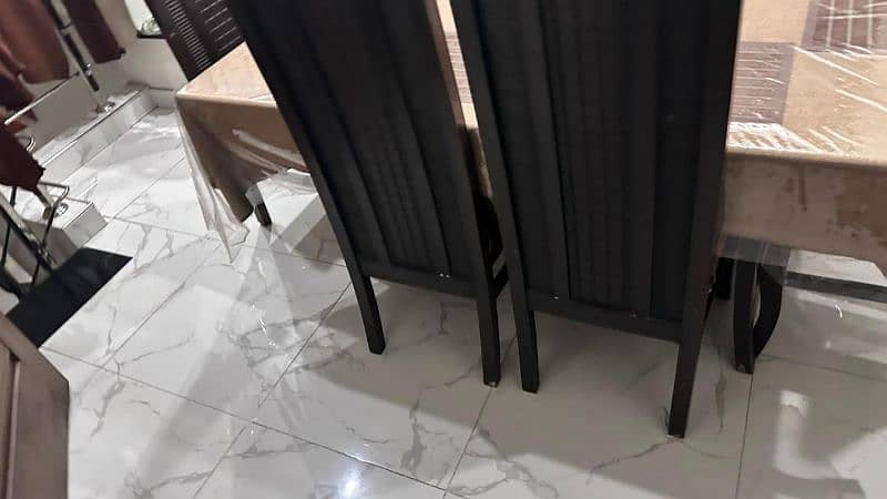 Dining table for sale 7