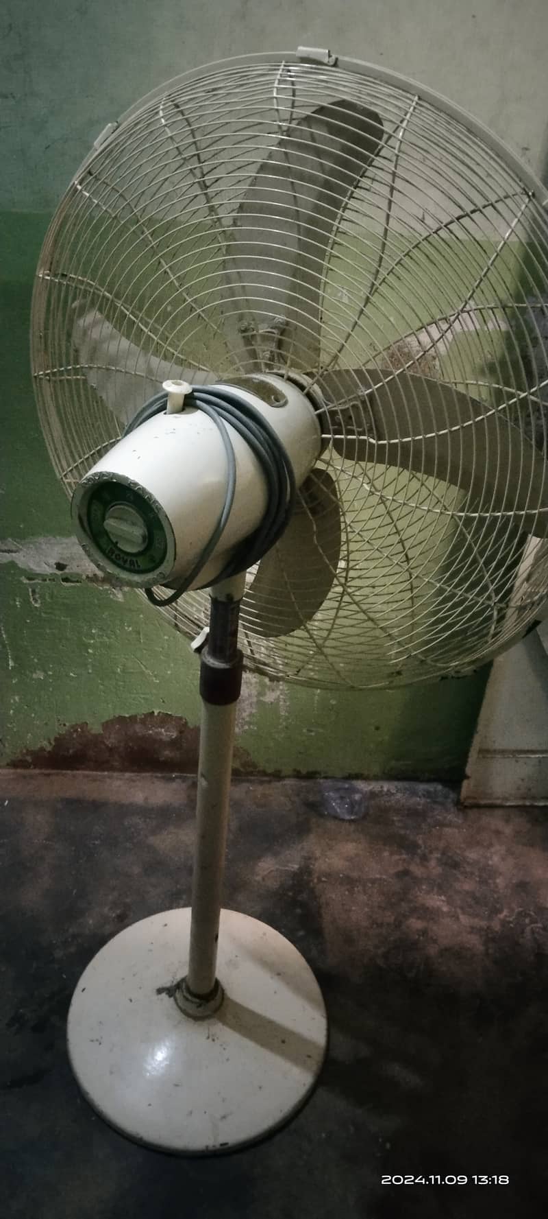 Pedestal fan 24" only 3 month used 2