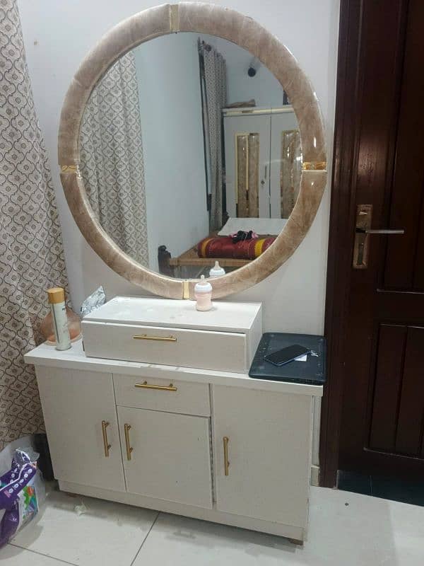 I am selling my furniture set on urgent basis 2