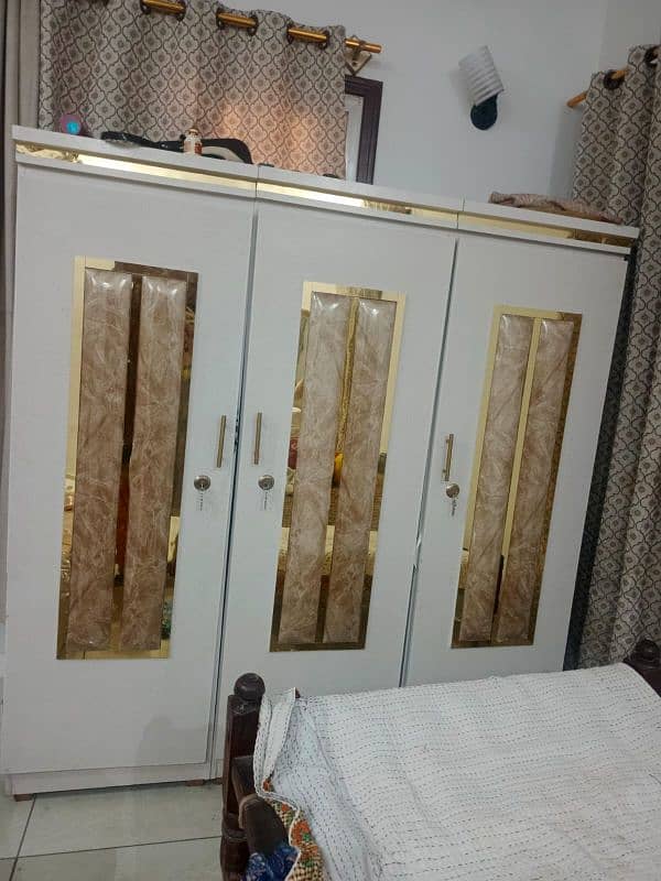 I am selling my furniture set on urgent basis 3