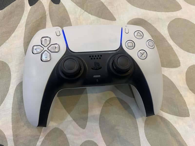 PS5 controller in mint condition 3