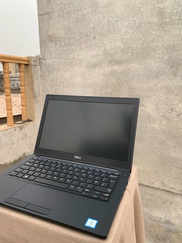 Dell latitude E7290 1