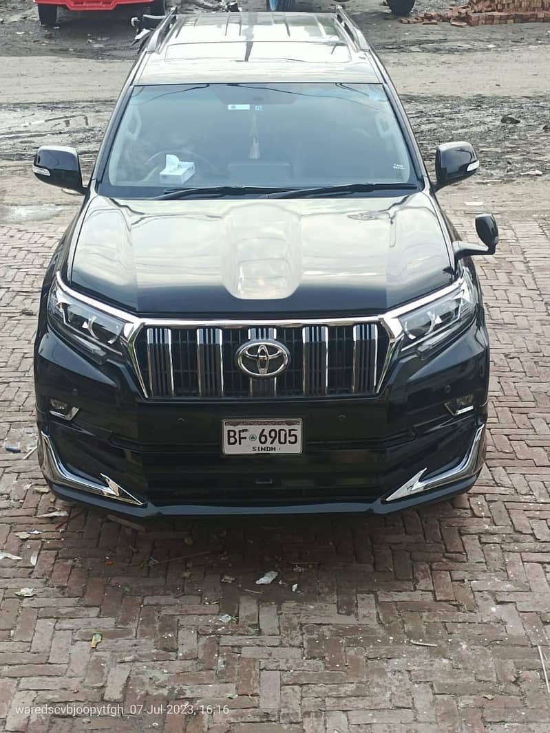 Rent a car in Lahore Land cruiser v8, Toyota Fortuner toyota prado 4