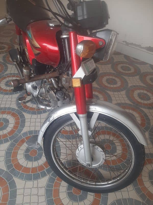 Yamaha 4-stroke for urgent sell in sargodha city. 1