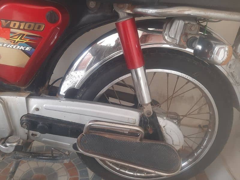 Yamaha 4-stroke for urgent sell in sargodha city. 3