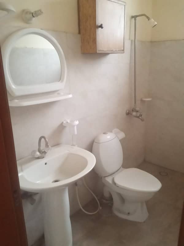 1 Kanal Upper Portion Available For Rent In W Block DHA Phase 3 Lahore 6