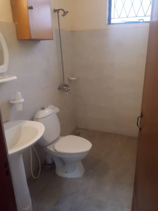 1 Kanal Upper Portion Available For Rent In W Block DHA Phase 3 Lahore 10