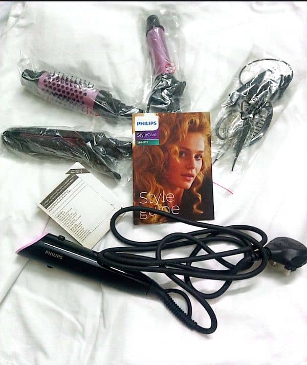 PHILIPS StyleCare 15-in-1 Multi-Styler 1