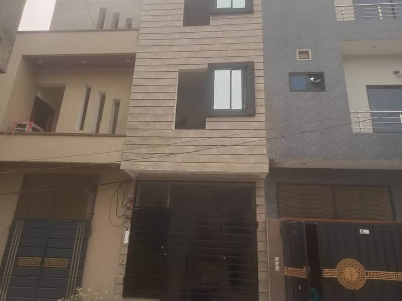 first upper portion available for rent in Ali town 0