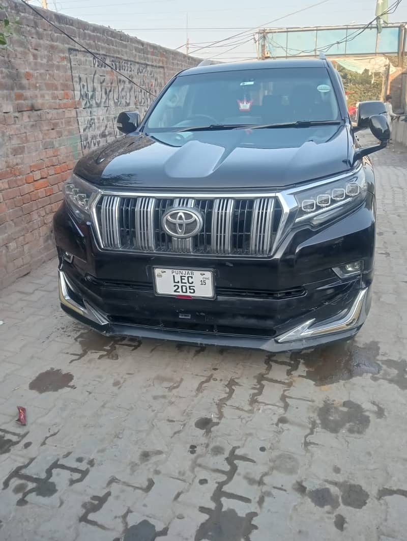 Rent Toyota Prado toyota fortuner landcruiser v8 available in Lahore 11