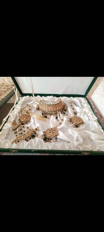 Vary Beautiful Bridal  Set| Colour Green |Condition 10/10 1