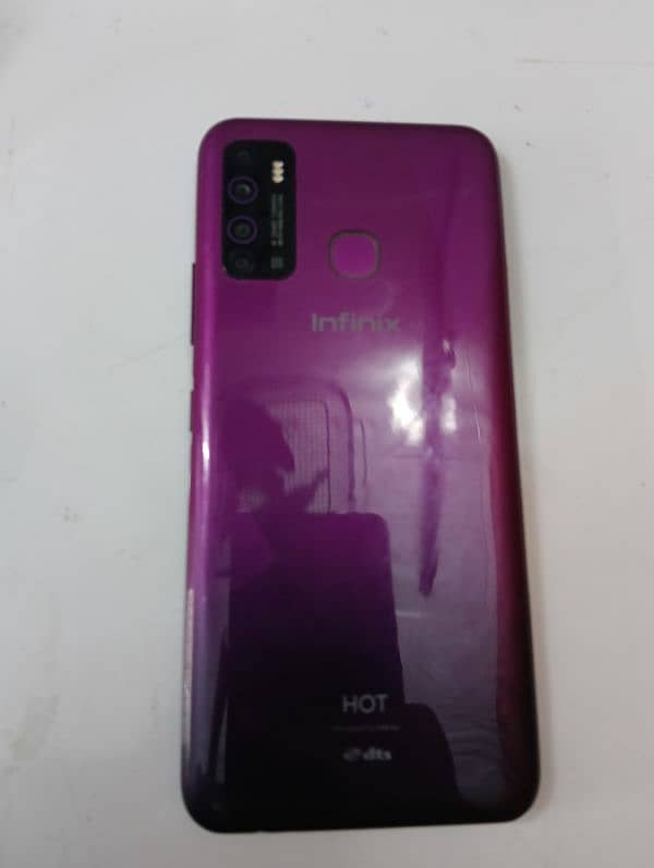 Infinix hot 9 quad camera with free phone cover & charger 2