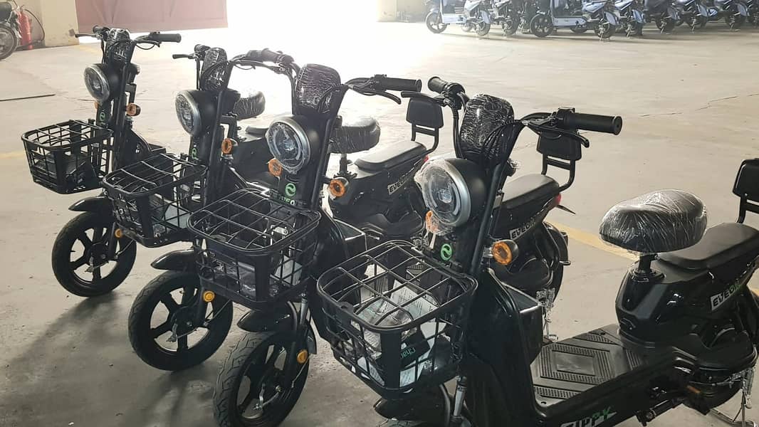 eveon Zippy Electric Bikes,Electric Scooter, Scooty Brand new Zero M 9