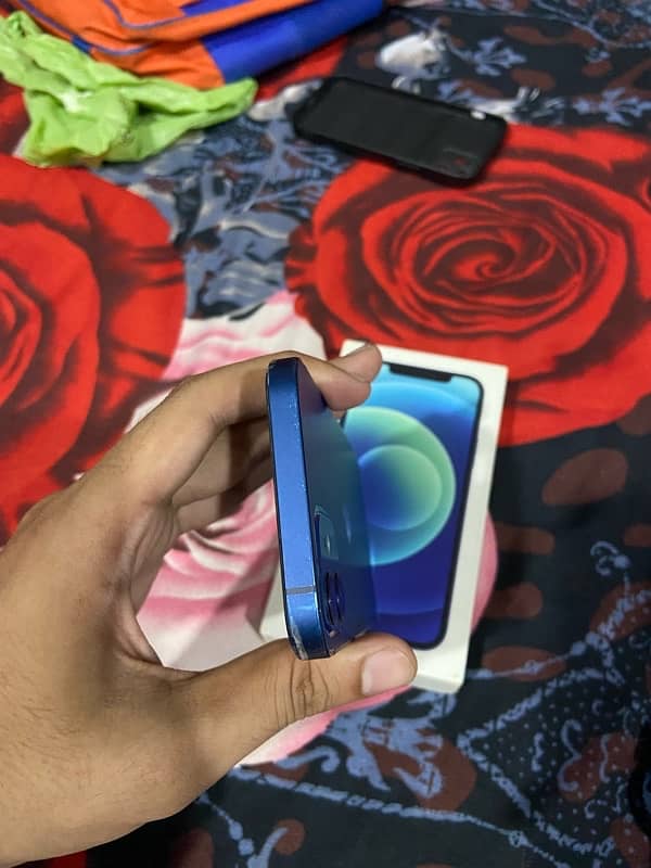 iPhone 12 64Gb Factory Unlock With Box 4