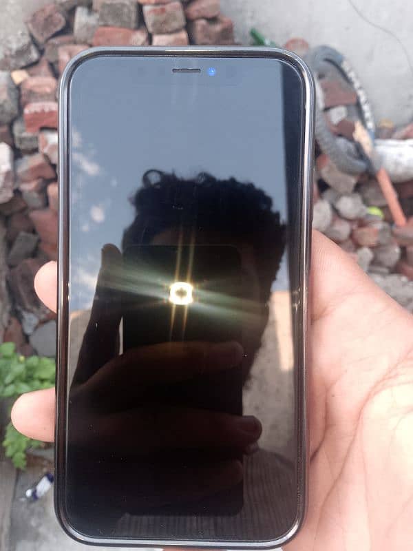 Iphone XR for sell 64 gb. 3