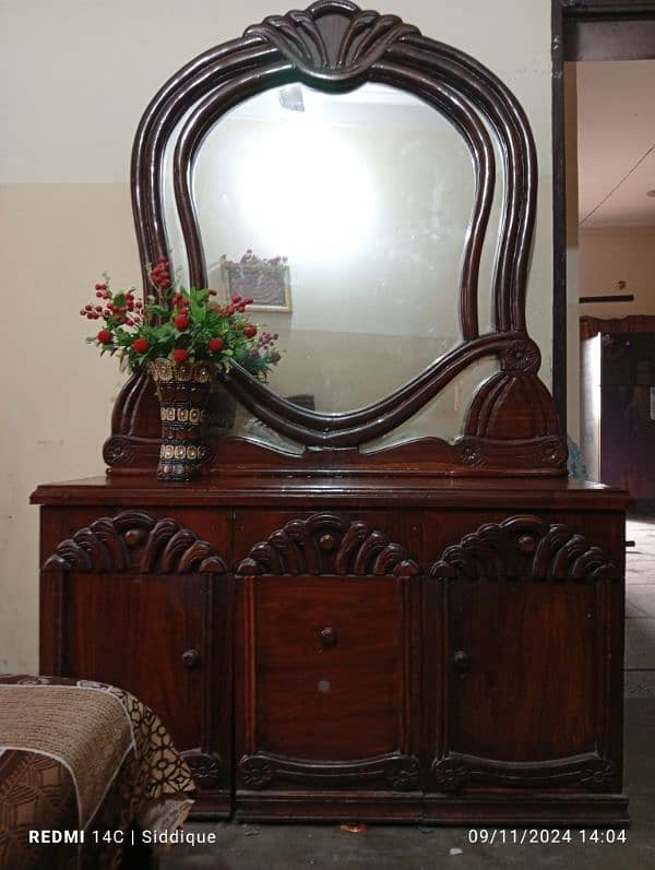 Dressing Table . 0