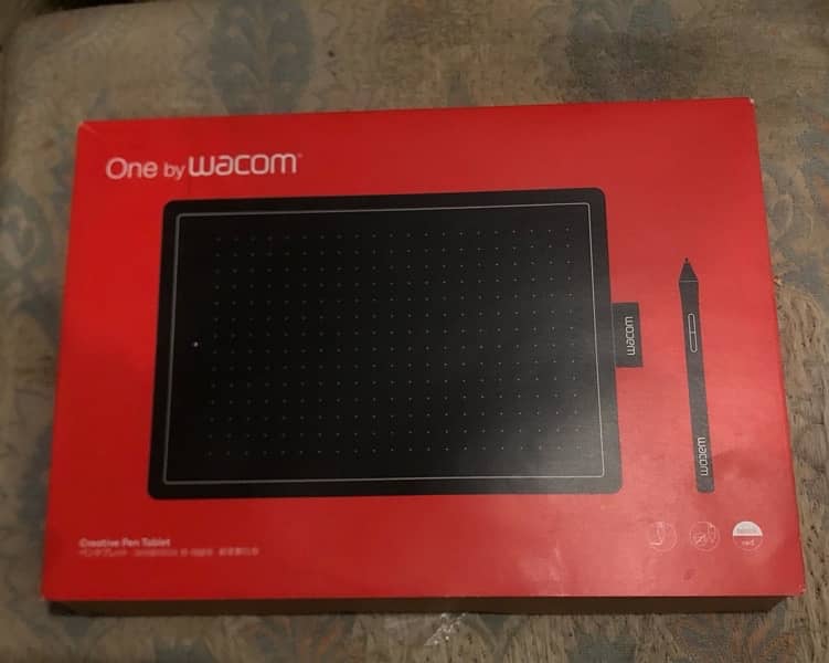 Wacom One CTL-672 Graphics Pen Tablet (8.5x5.3 inches) 0