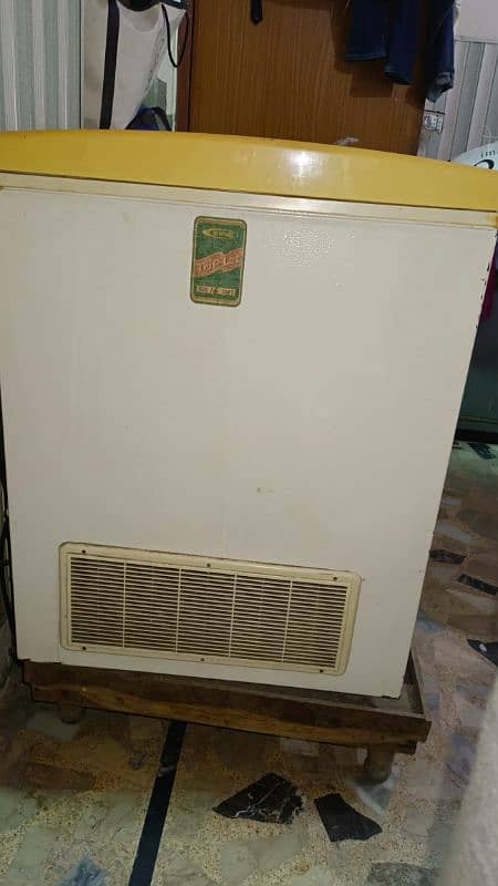 Freezer/Deep Freezer/Refrigerator/Fridge 1