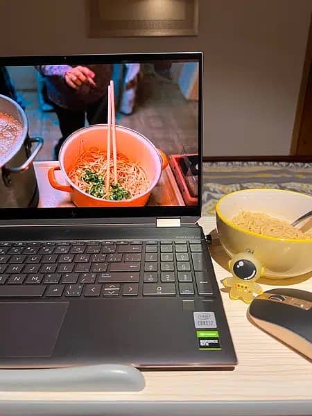 HP Spectre x360, i7 10 Gen Hexa Core, nvidia 1650Ti, 4K OLED HDR 1