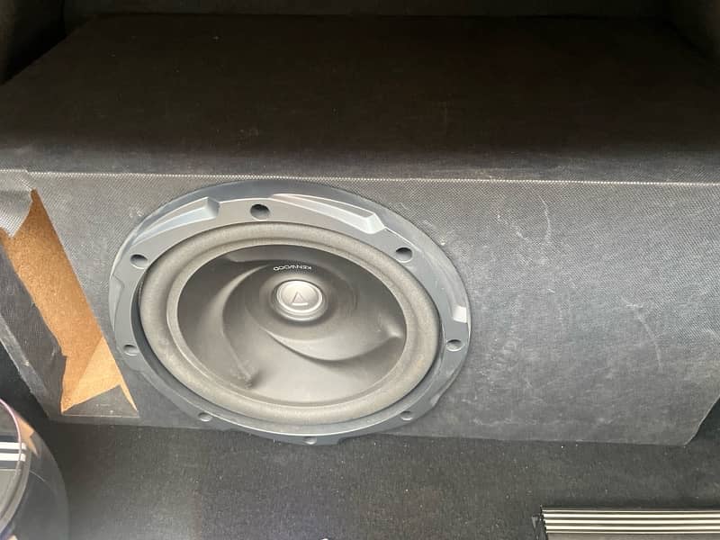 Amplifer and woofer 1