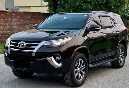 Toyota Fortuner 2017 V 1