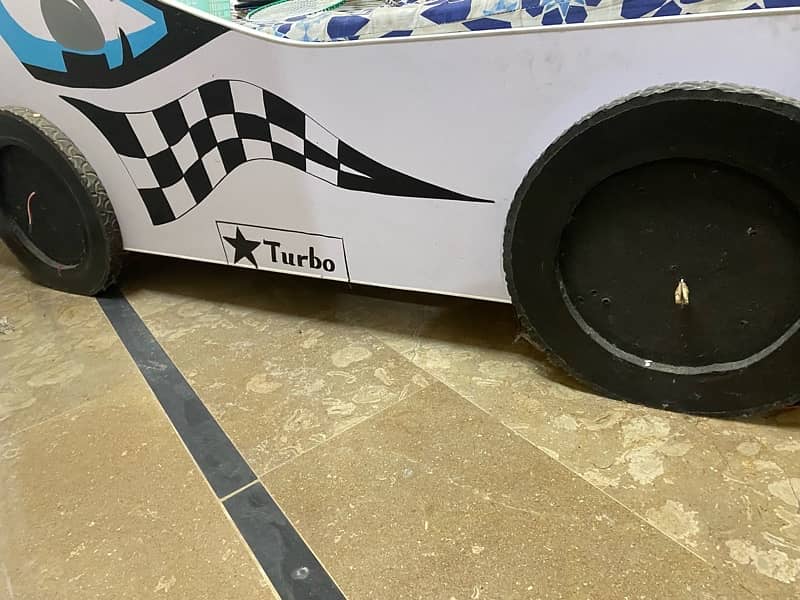 kids car bed good condition 4