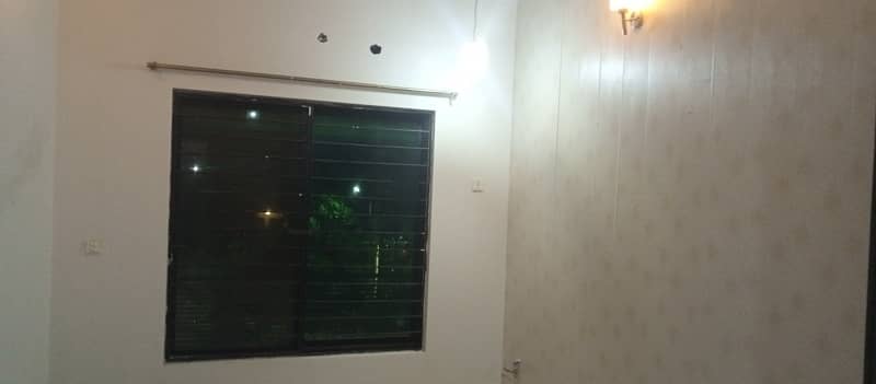 10 Marla Upper Portion Up For rent In E-11 8