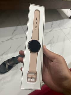 samsung watch4 40mm almost brand new never used