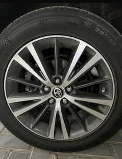 Toyota Corolla grandy Alloy wheel with Tyre