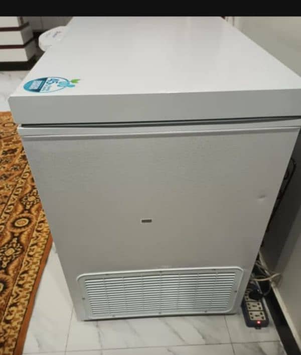 Dawlance Deep Freezer DF 400 Energy Saver 14CFT Convertible White 8