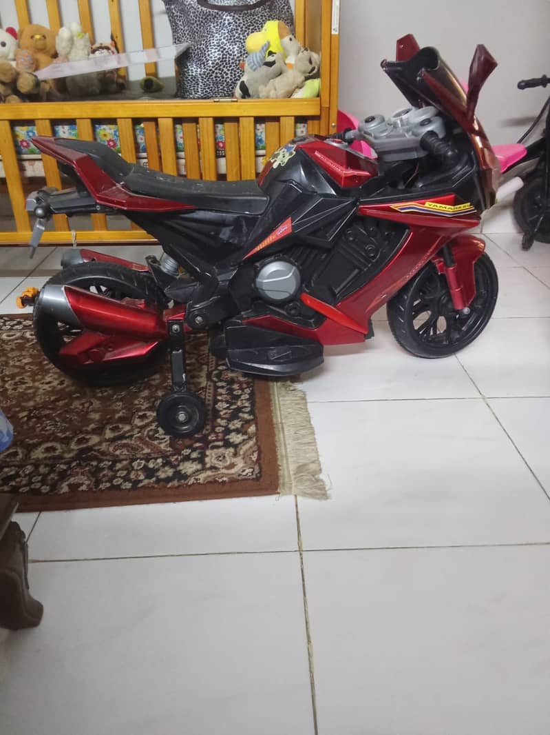 Medium size bike for kids 4-5 years old just 3 months used 1