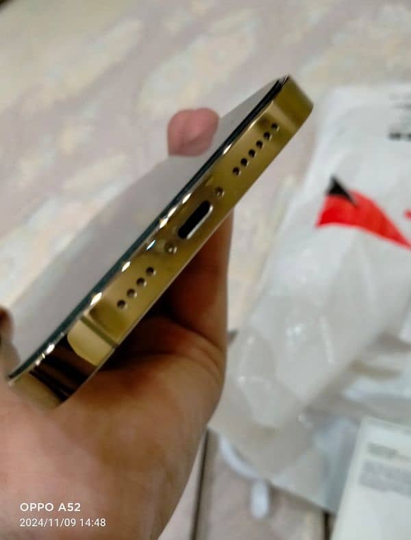 I Phone 14 pro max golden color 10/10 condition battery health 95% lla 0