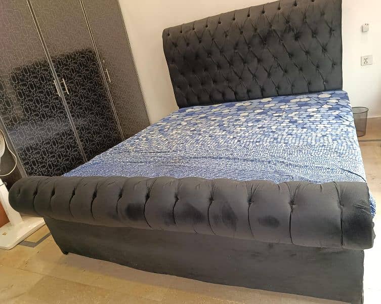 Beautiful black bed with mattress for urgent sale 2