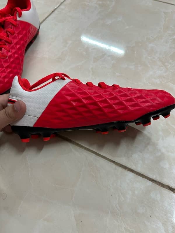 orgional Nike football shoes little used good condition size:US:3Y 3