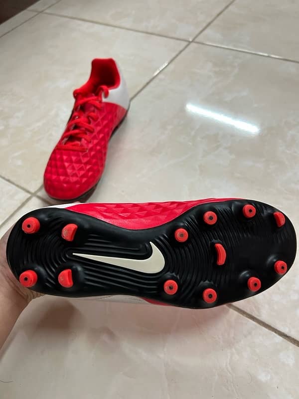 orgional Nike football shoes little used good condition size:US:3Y 5