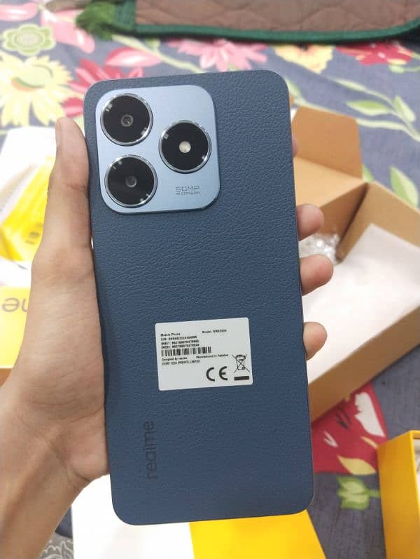 Realme C63 8/128 0