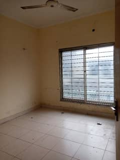 5 MARLA HOUSE FOR RENT 0