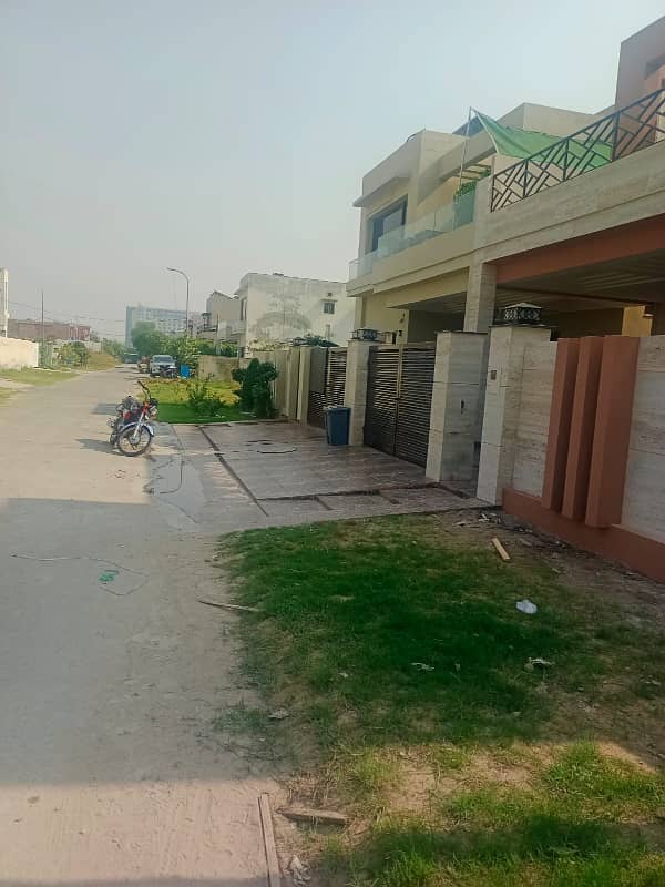 10 marla Brand new beautiful bungalow for sale in Divine gardens lahore 24