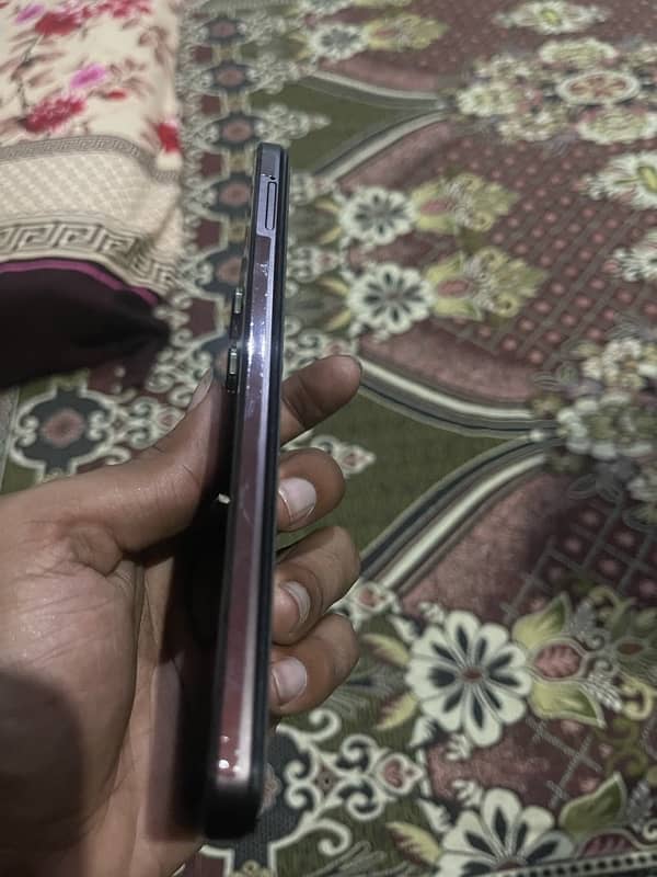 vivo y18 4+4 / 128 GB total original with box original charger 2