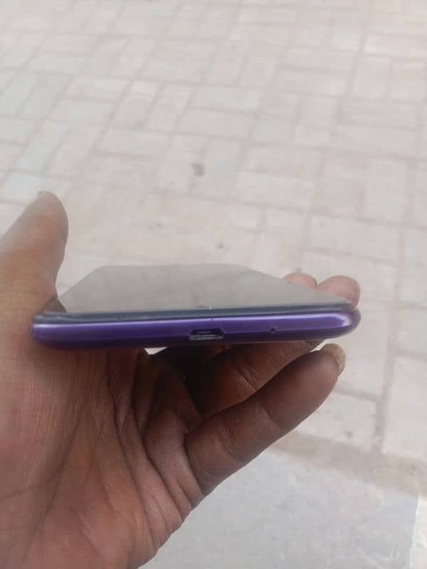 I am selling my Mobile Infinix smart 7 3