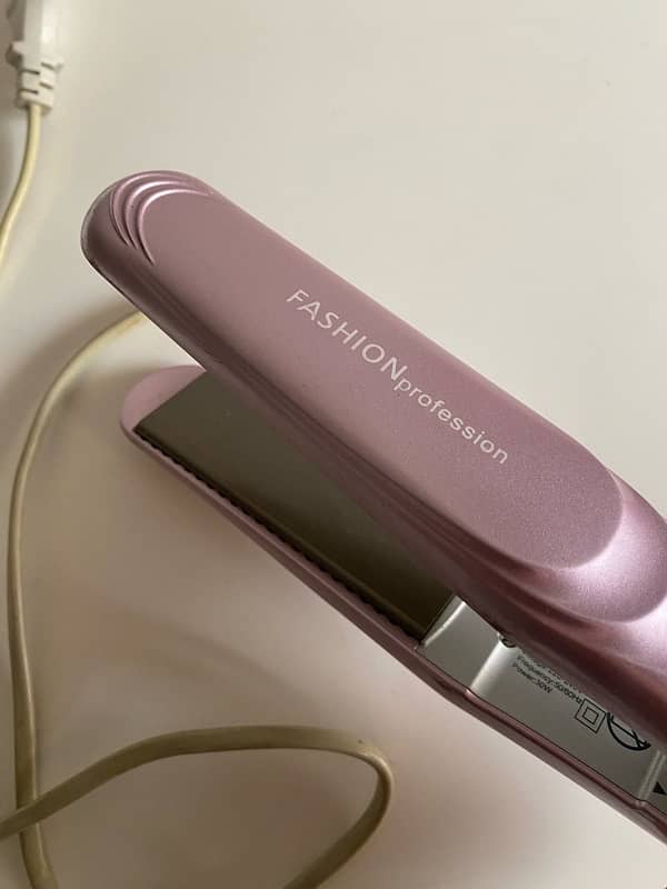 Westpoint WF-6807 Hair Straightener 2